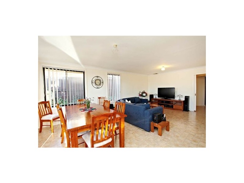 19 Ipswich Ave, Glenwood NSW 2768