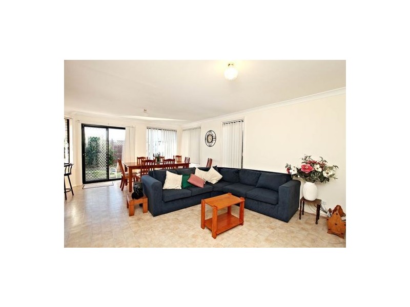 19 Ipswich Ave, Glenwood NSW 2768