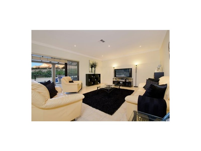 10 Emlyn Place, Beaumont Hills NSW 2155