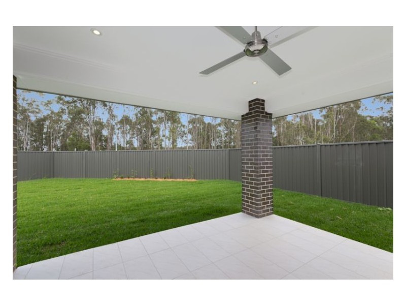 8 Tatura Ave, The Ponds NSW 2769