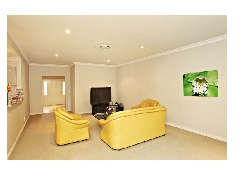 18 Chestnut Grove, Kellyville NSW 2155