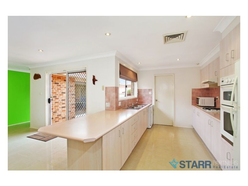 6 Errol Place, Quakers Hill NSW 2763