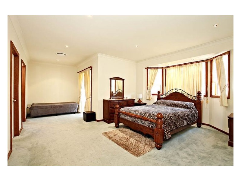 11 Strachan Court, Kellyville NSW 2155