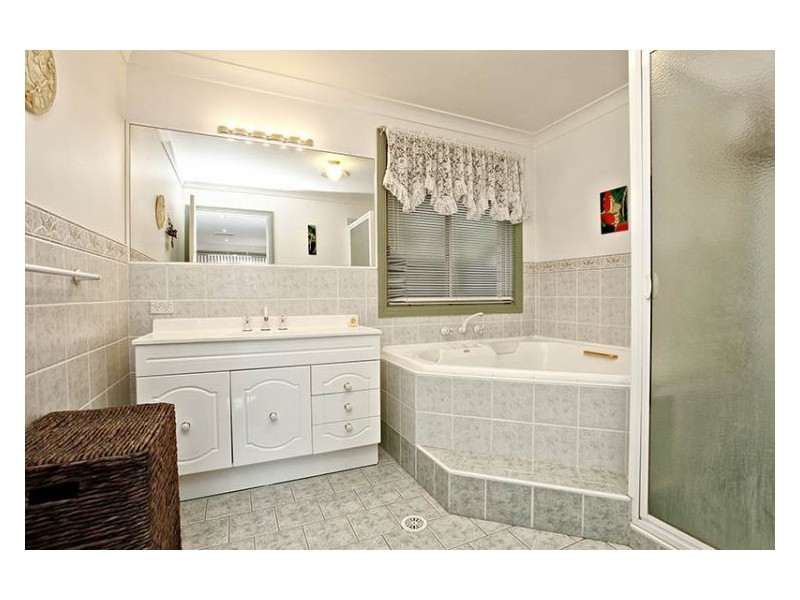 63 Joseph Banks Drive, Kings Langley NSW 2147