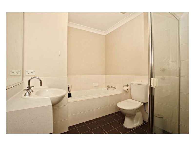 35 Tree Top Circuit, Quakers Hill NSW 2763