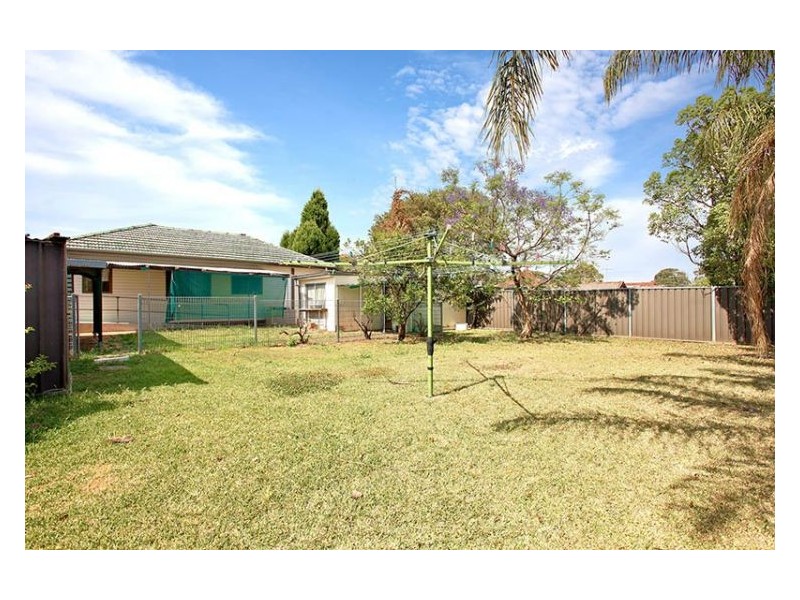 19 Omaroo Ave, Doonside NSW 2767