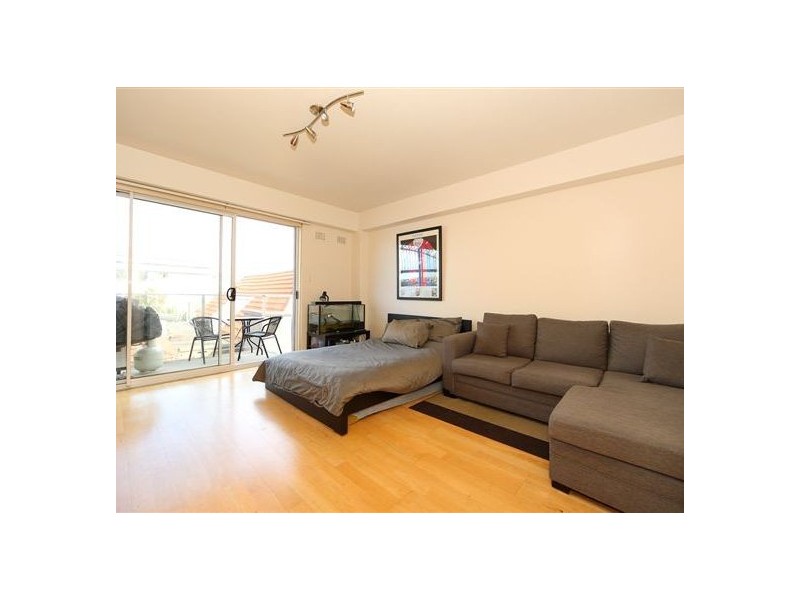 34/17 East Crescent Street, Mcmahons Point NSW 2060