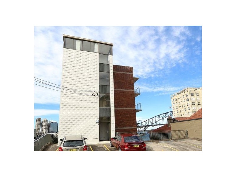 34/17 East Crescent Street, Mcmahons Point NSW 2060