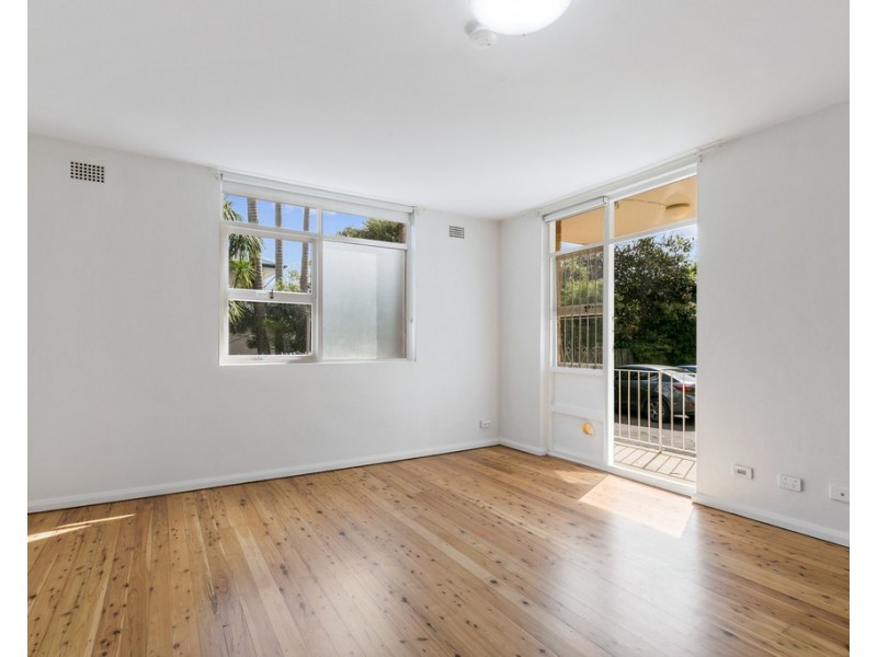 2/13 Grafton Crescent, Dee Why NSW 2099