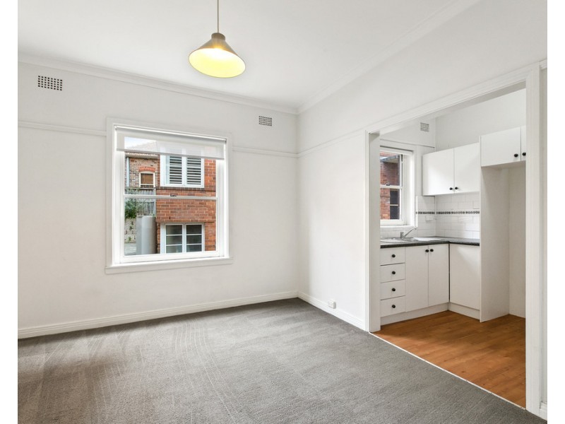 2/99 Kirribilli Avenue (Cnr Beulah St), Kirribilli NSW 2061