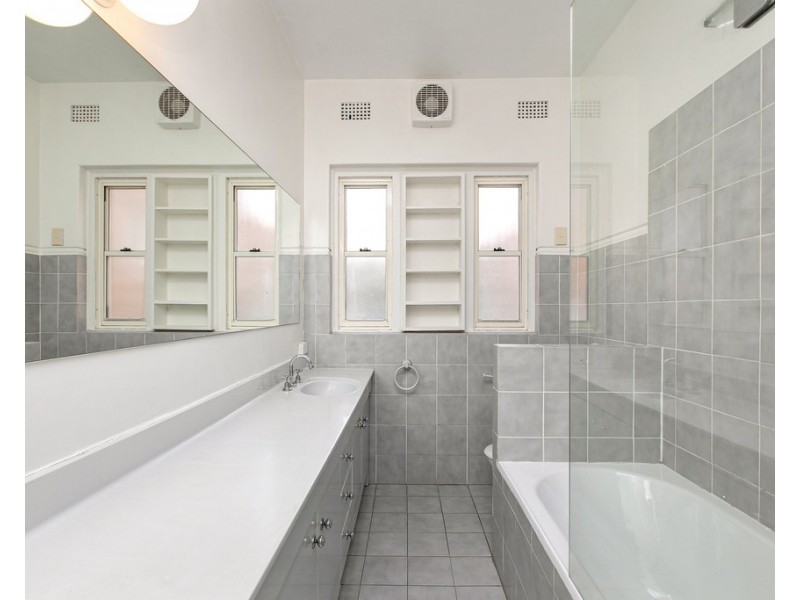 2/99 Kirribilli Avenue (Cnr Beulah St), Kirribilli NSW 2061