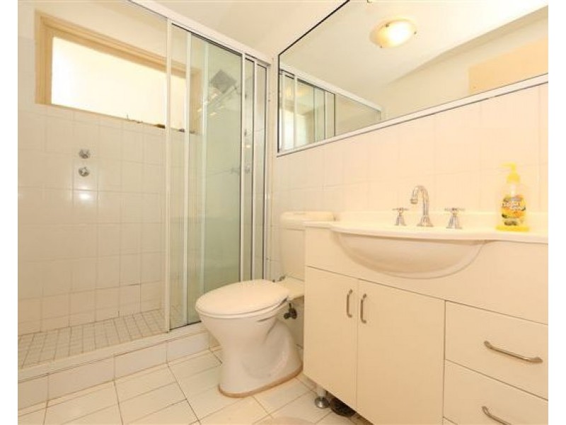 34/17 East Crescent Street, Mcmahons Point NSW 2060