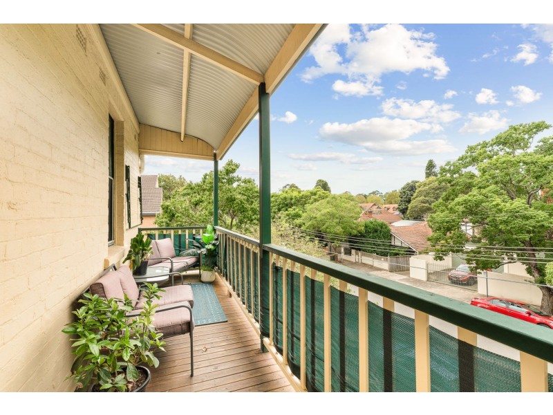 150 Falcon St (cnr Rodborough Ave), Crows Nest NSW 2065