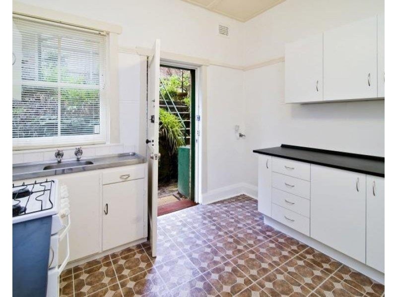 2/46 Waiwera Street, Mcmahons Point NSW 2060