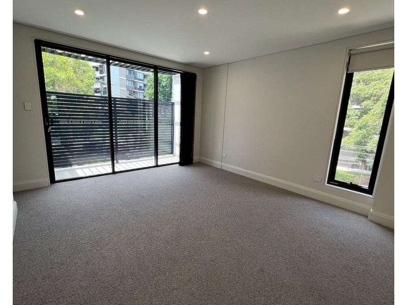 10 Coxs Lane (Cnr Birdwood Avenue), Lane Cove NSW 2066