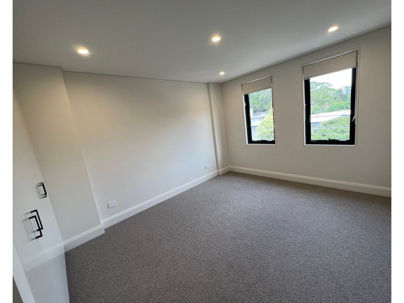 10 Coxs Lane (Cnr Birdwood Avenue), Lane Cove NSW 2066