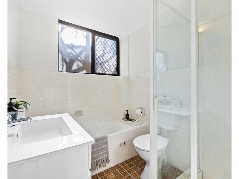 2/119 Oaks Avenue, Dee Why NSW 2099