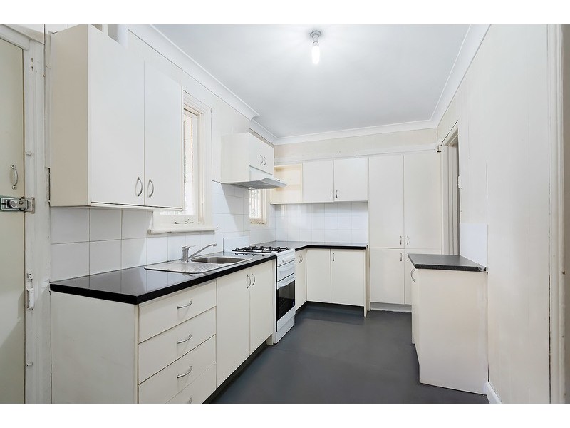 6 Loftus Crescent, Homebush NSW 2140