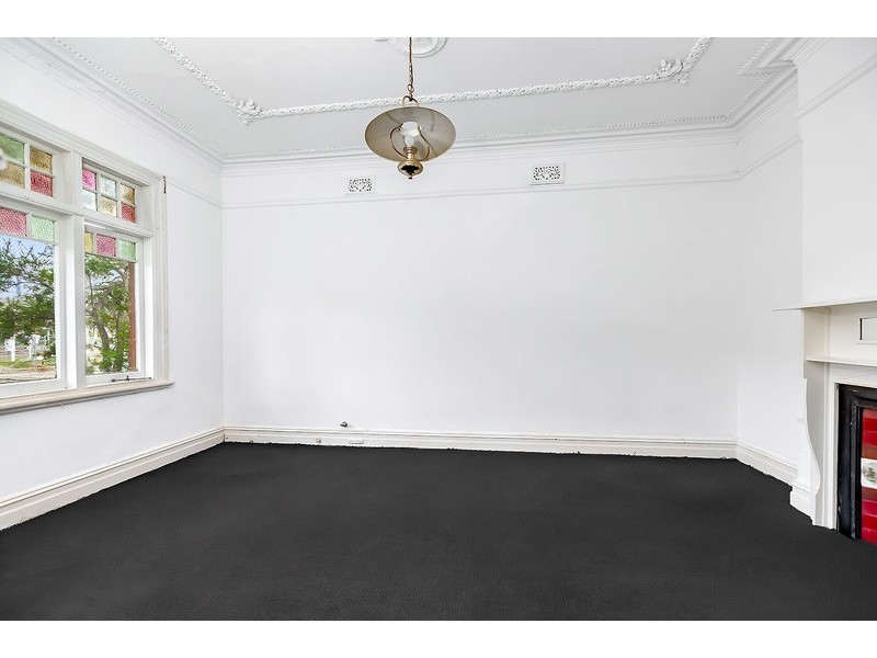 6 Loftus Crescent, Homebush NSW 2140