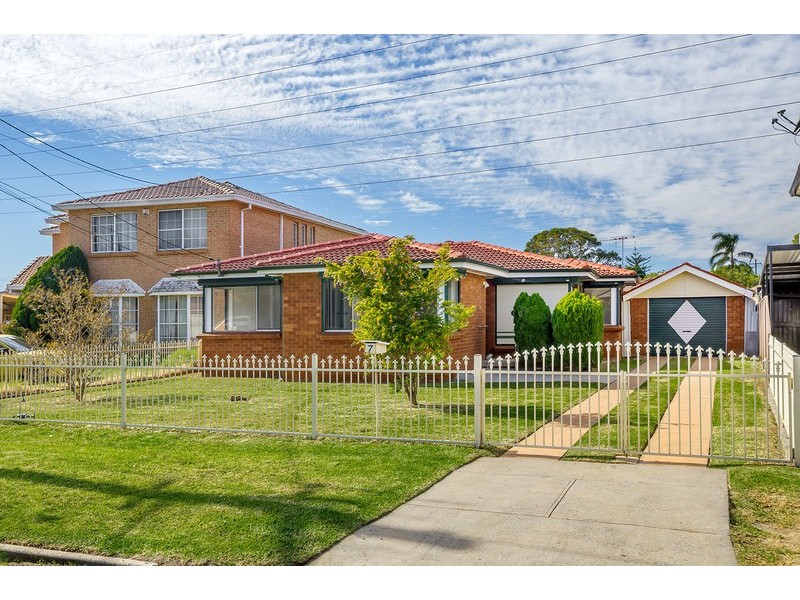 7 Narelle Crescent, Greenacre NSW 2190