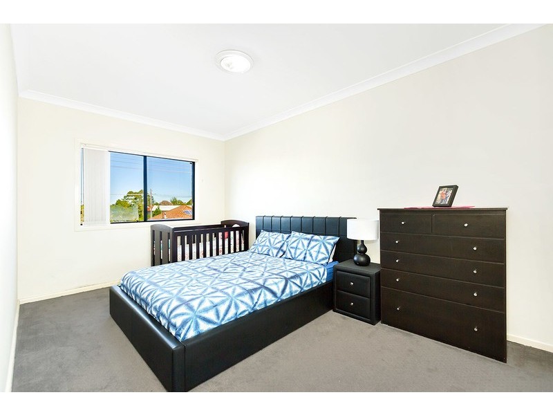 2/61 Tennyson Road, Greenacre NSW 2190