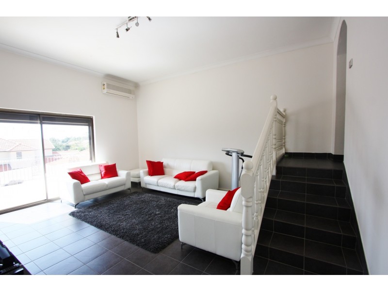 227 Concord Road (ENTRANCE VIA DAVIDSON LANE), North Strathfield NSW 2137