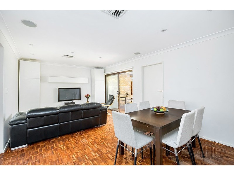 2/9 Llewellyn Street, Rhodes NSW 2138