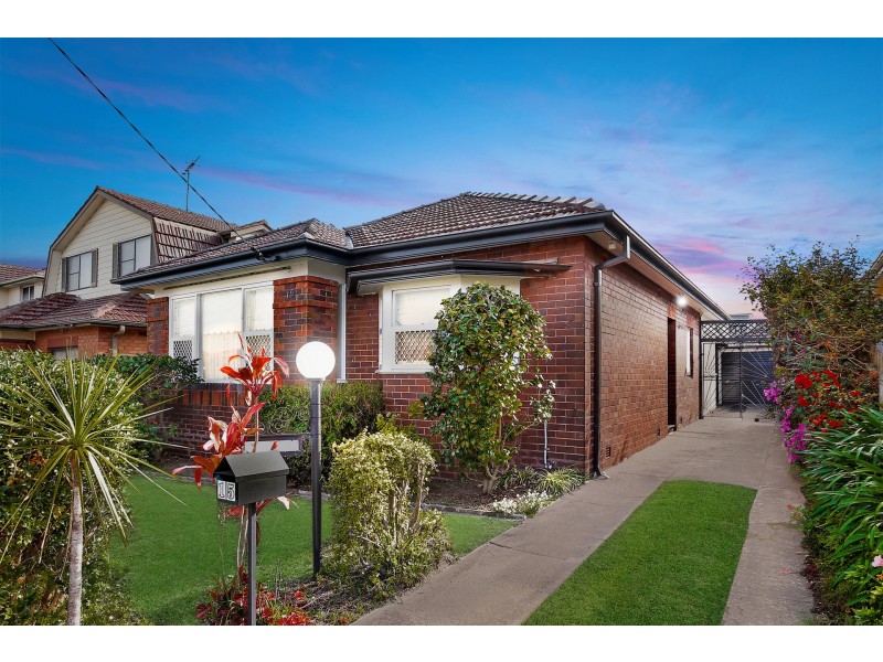 15 Speed Avenue, Russell Lea NSW 2046