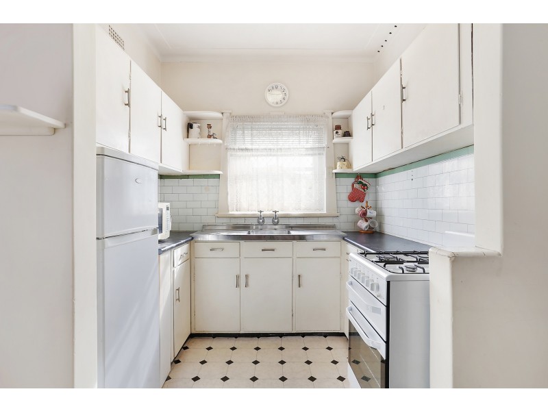 15 Speed Avenue, Russell Lea NSW 2046