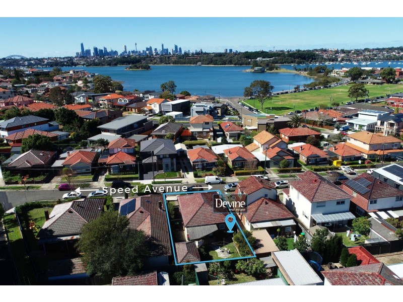 15 Speed Avenue, Russell Lea NSW 2046