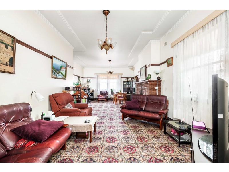 1A Gladstone Street, Burwood NSW 2134