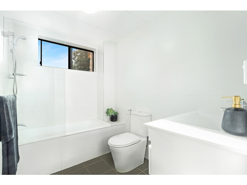 4/16 Central Avenue, Westmead NSW 2145