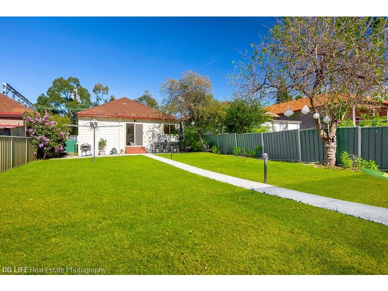 22 Loftus Crescent, Homebush NSW 2140