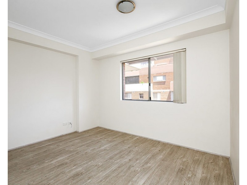 17/8-10 Lachlan Street, Liverpool NSW 2170