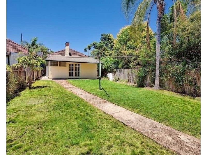 5 Loftus Crescent, Homebush NSW 2140