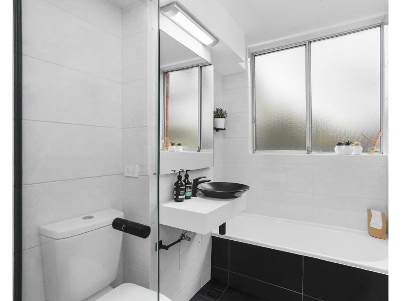 1/3A Bortfield Drive, Chiswick NSW 2046
