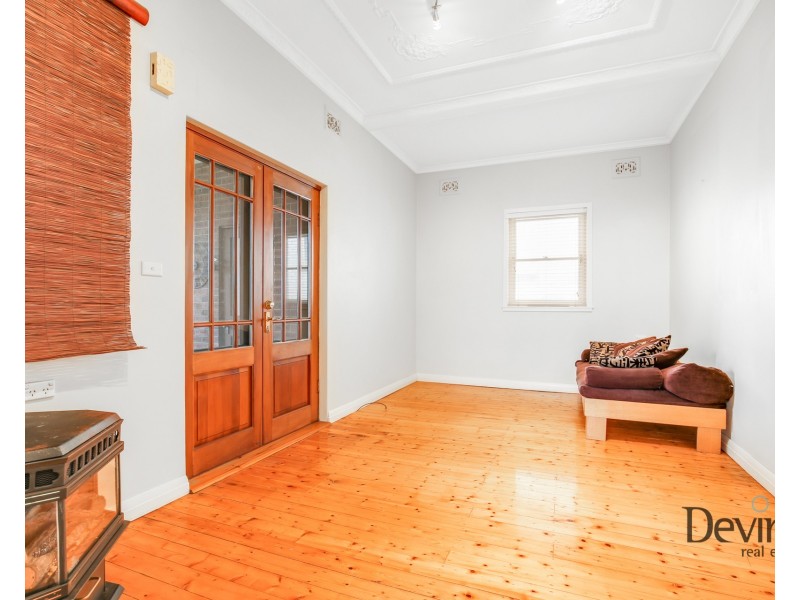 23 Draper Avenue, Roselands NSW 2196