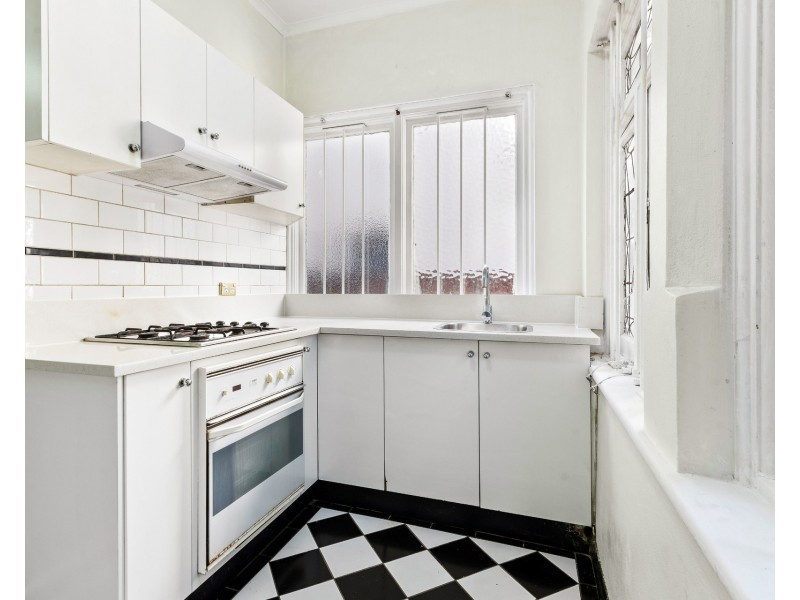 2/18a Railway Parade, Burwood NSW 2134