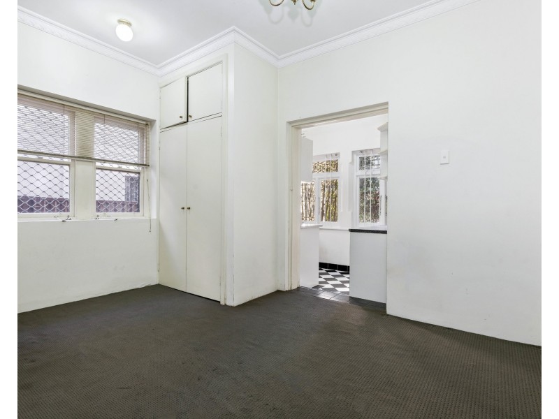 2/18a Railway Parade, Burwood NSW 2134