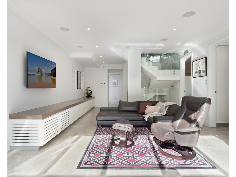 63 Henley Marine Drive, Rodd Point NSW 2046