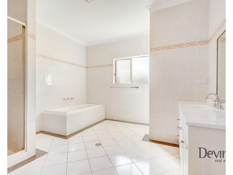 114B Kelvin Park Drive, Bringelly NSW 2556