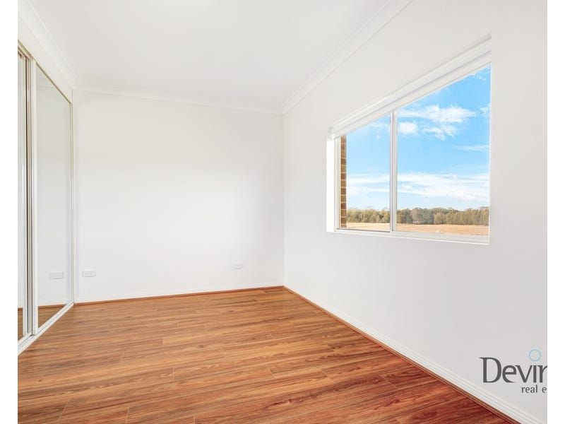 114B Kelvin Park Drive, Bringelly NSW 2556