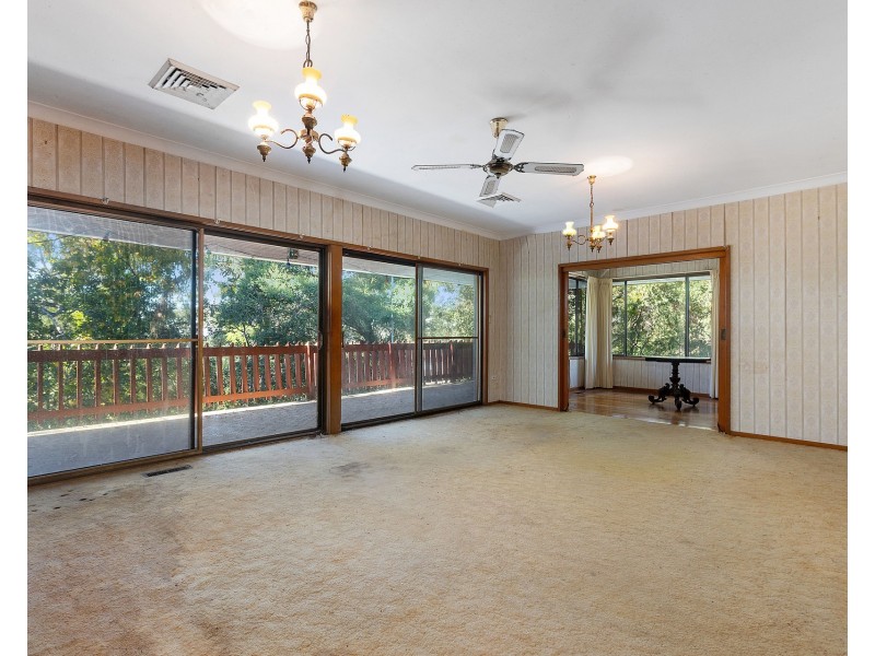 11 Omega Avenue, Lapstone NSW 2773