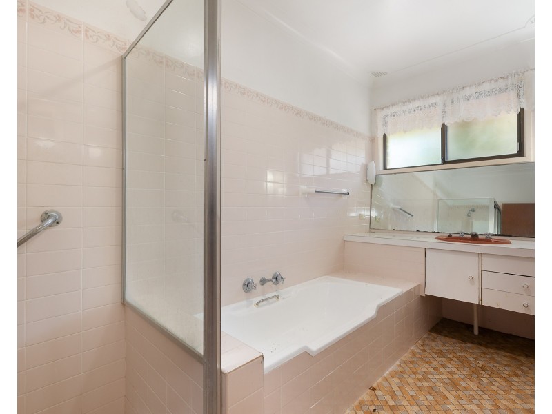 11 Omega Avenue, Lapstone NSW 2773