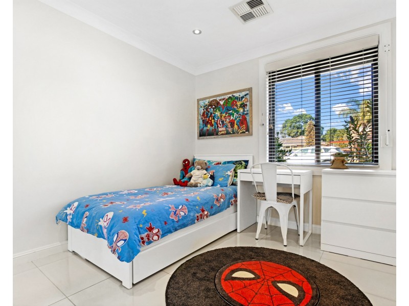 5 Pine Creek Circuit, St Clair NSW 2759