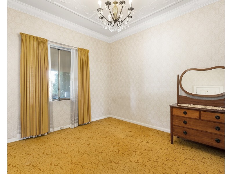18 Pine Avenue, Russell Lea NSW 2046