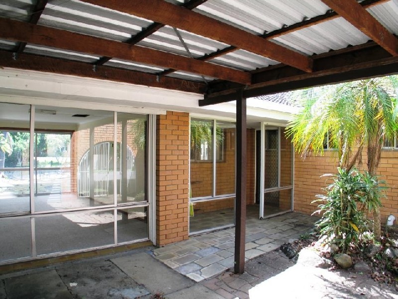 Broadbeach Waters QLD 4218