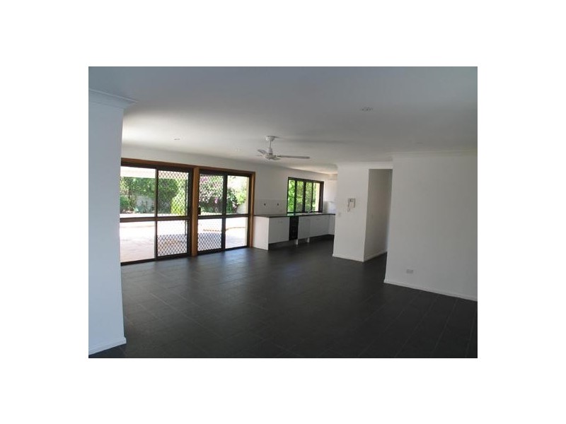 21 Wyuna Street, Broadbeach Waters QLD 4218