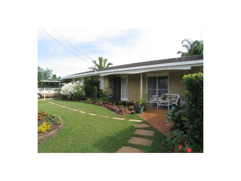 77 Savoy Drive, Broadbeach Waters QLD 4218
