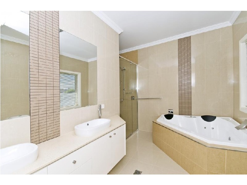 Broadbeach Waters QLD 4218